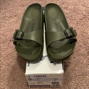 Olive Birk One strap sandals
